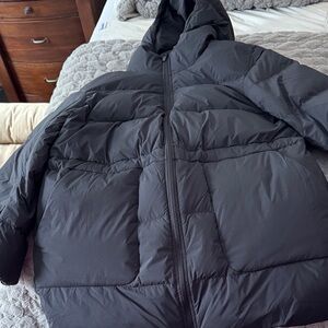 Women’s Lululemon Black Puffer Jacket